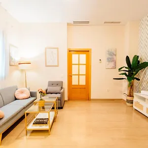  Apartamento MintyStay - Teodosio