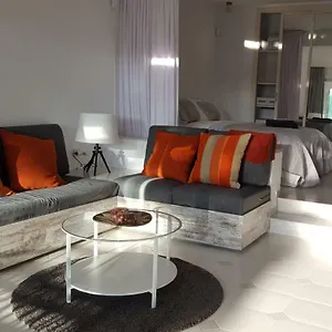 Casa Robert Y Nergiz , Sitio de Calahonda España